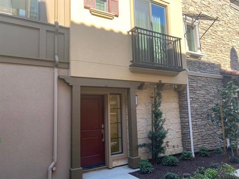 654 Taylor Ct, Mountain View, CA 94043 photo 2