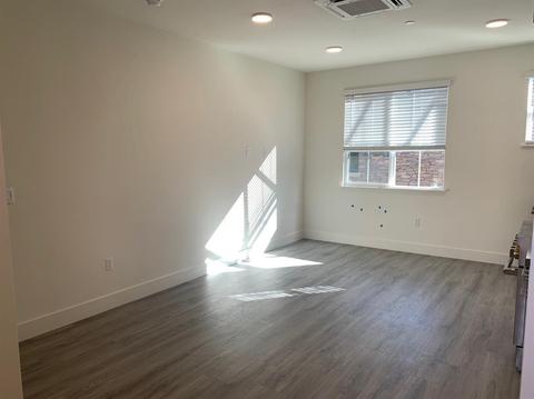 654 Taylor Ct, Mountain View, CA 94043 photo 6