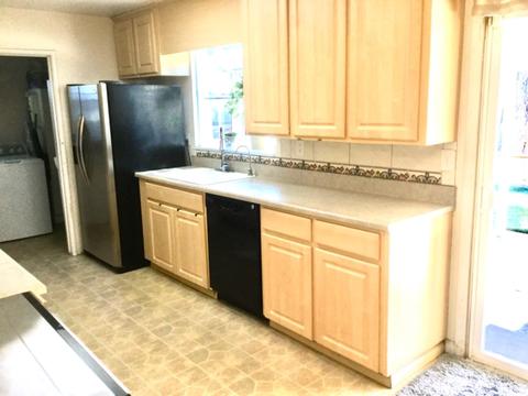 1022 Mount Vernon Dr, Modesto, CA 95350 photo 2