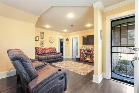 220 Olive Ct, Lodi, CA 95240 photo 1