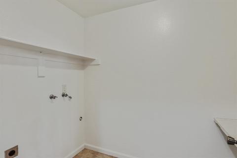 1816 Innsbrook Dr, Modesto, CA 95350 photo 25