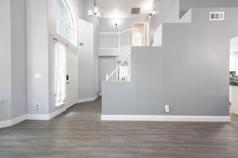 823 Taggert Ct, Modesto, CA 95351 photo 8