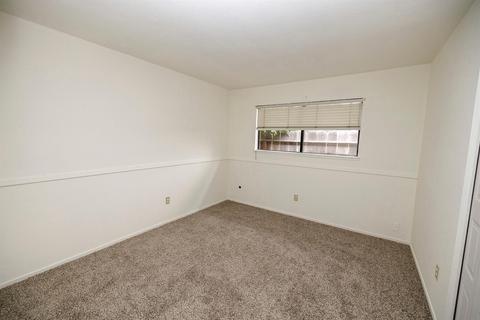 2012 Little Oak Way, Modesto, CA 95355 photo 9