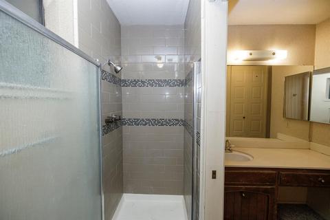 2012 Little Oak Way, Modesto, CA 95355 photo 12
