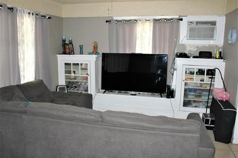 109 Oak St, Modesto, CA 95351 photo 3