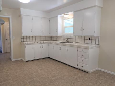 851 E D St, Oakdale, CA 95361 photo 9