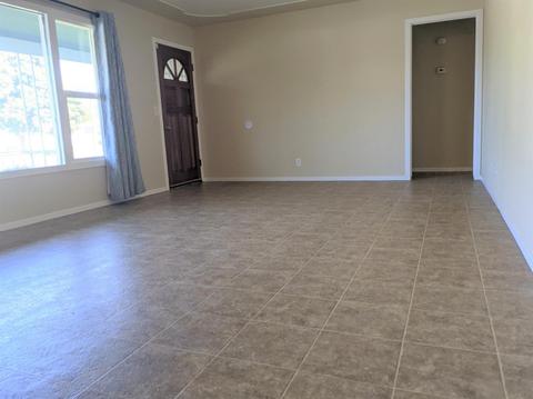 851 E D St, Oakdale, CA 95361 photo 5
