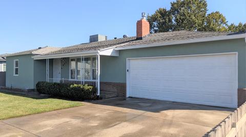 851 E D St, Oakdale, CA 95361 photo 3