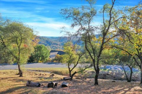 17880 Wallis Dr, Grass Valley, CA 95949 photo 2
