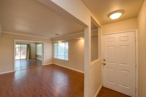 300 Halley Ct, Patterson, CA 95363 photo 4