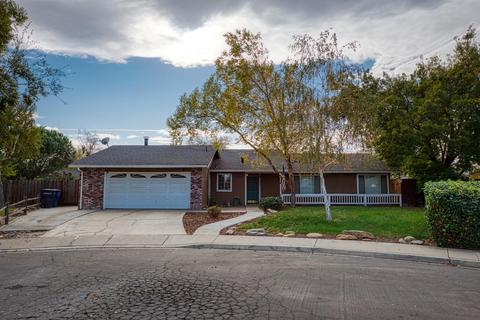 300 Halley Ct, Patterson, CA 95363 photo 2
