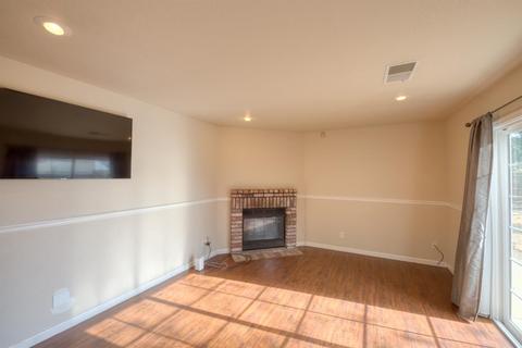 300 Halley Ct, Patterson, CA 95363 photo 9