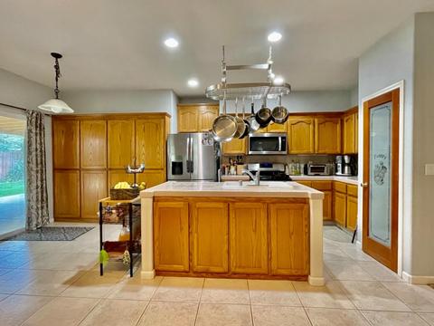 1830 Brookside Dr, Merced, CA 95348 photo 4