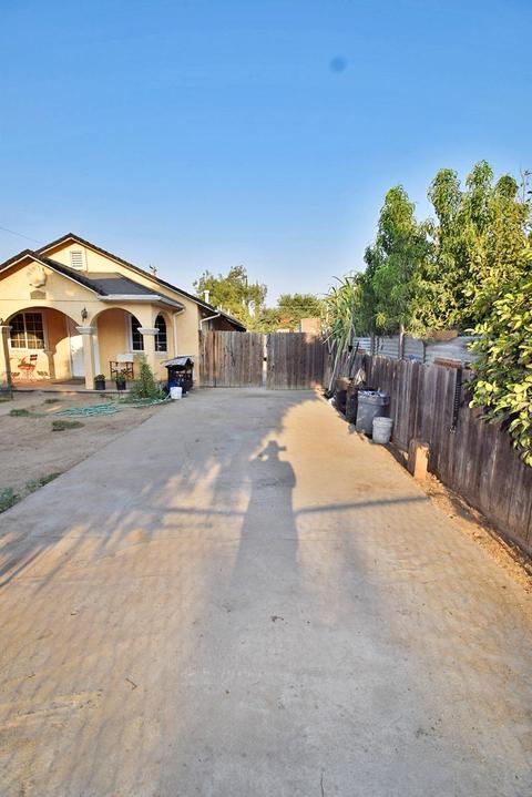 1805 Olympia St, Modesto, CA 95358 photo 4