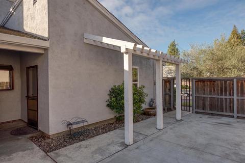 332 Cherry Ln, Manteca, CA 95337 photo 2