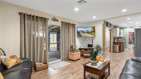 216 E 22nd St, Tracy, CA 95376 photo 9