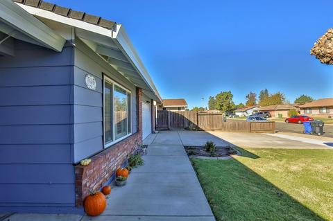 162 Ramon Ct, Galt, CA 95632 photo 3