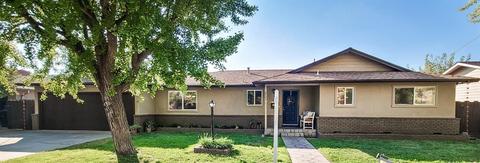 2725 Warwick Ln, Modesto, CA 95350 photo 1