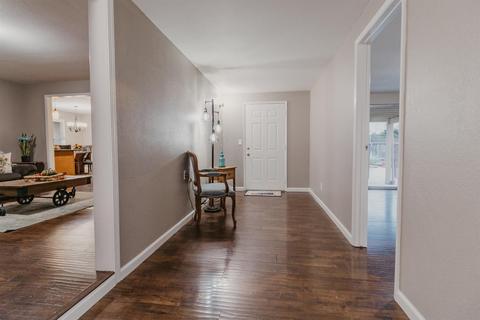 2725 Warwick Ln, Modesto, CA 95350 photo 14