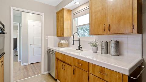 1409 W Vine St, Lodi, CA 95242 photo 20