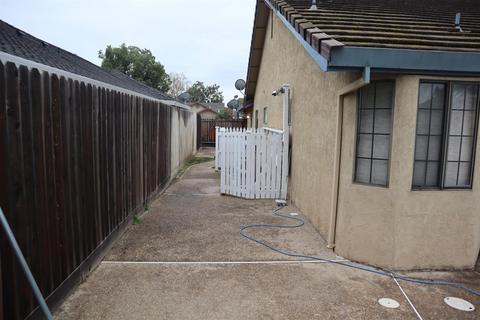 411 Sparrow Ln, Lodi, CA 95240 photo 3
