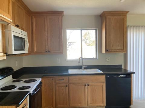 377 O St, Lathrop, CA 95330 photo 9