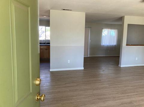 377 O St, Lathrop, CA 95330 photo 4