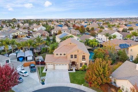 2070 Iris Pl, Manteca, CA 95337 photo 2