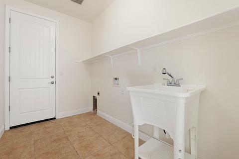 1264 Cornflower Dr, Patterson, CA 95363 photo 12