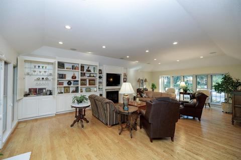 909 Scenic Ct, Modesto, CA 95355 photo 9
