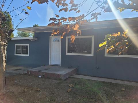 308 W Wilson St, Madera, CA 93638 photo 1