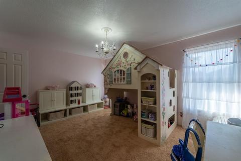 3701 Drakeshire Dr, Modesto, CA 95356 photo 25