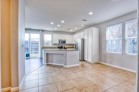 965 Courtyards Loop, Lincoln, CA 95648 photo 3