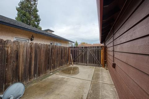 948 Jordanolo Dr, Ripon, CA 95366 photo 7