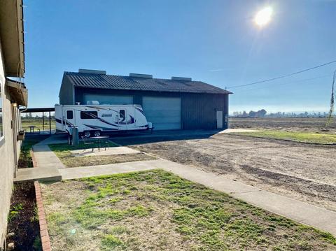 20207 Fourth Ave, Stevinson, CA 95374 photo 2