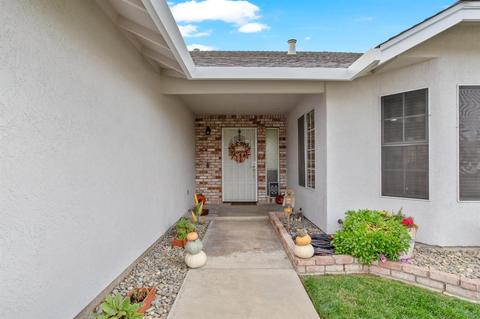 945 Azalea St, Ripon, CA 95366 photo 3
