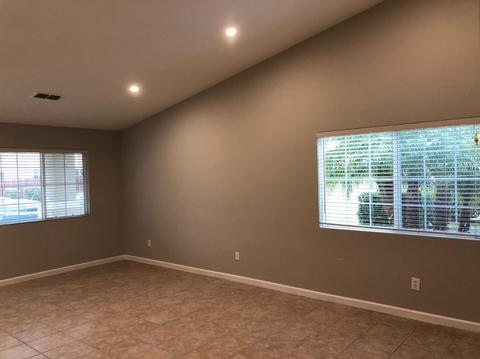927 Forecast Ln, Tracy, CA 95377 photo 2