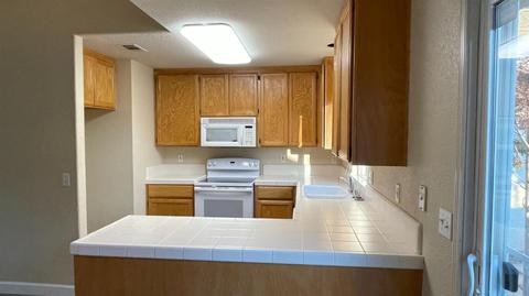 216 Mullen Way, Lodi, CA 95240 photo 4