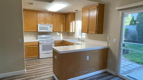 216 Mullen Way, Lodi, CA 95240 photo 3