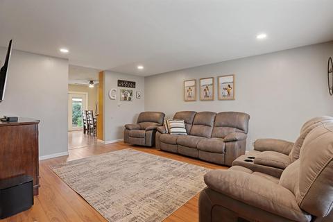 1706 Robert St, Lodi, CA 95242 photo 5