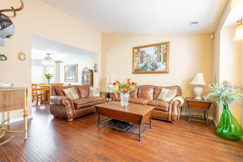 3529 Dry Creek Dr, Modesto, CA 95357 photo 9
