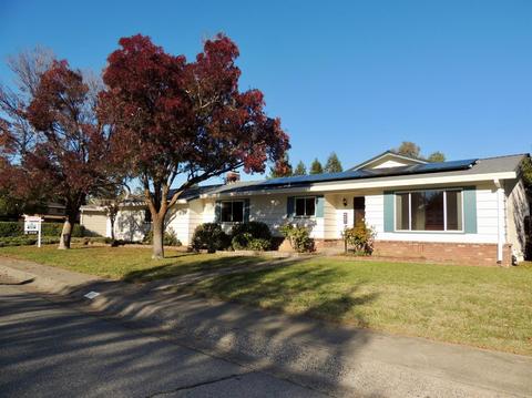 1475 Robinson Dr, Red Bluff, CA 96080 photo 2