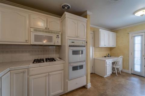 1326 Mount Vernon Dr, Modesto, CA 95350 photo 8
