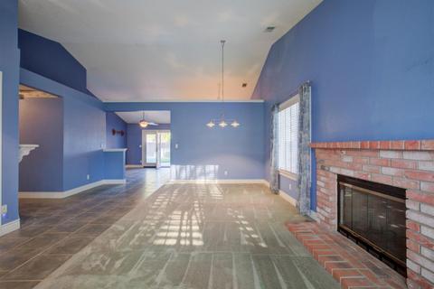108 S Hartley St, Patterson, CA 95363 photo 4