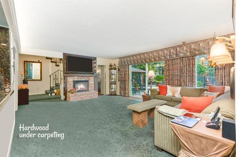 6278 Saint James Way, Carmichael, CA 95608 photo 7