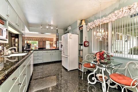 6278 Saint James Way, Carmichael, CA 95608 photo 14
