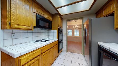 1000 Dyer Ln, Modesto, CA 95350 photo 9