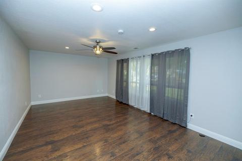 3825 Spring Oak Dr, Modesto, CA 95355 photo 9