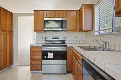 224 Queensland Ave, Turlock, CA 95382 photo 10