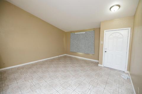 1108 Pine Tree Ln, Modesto, CA 95351 photo 5